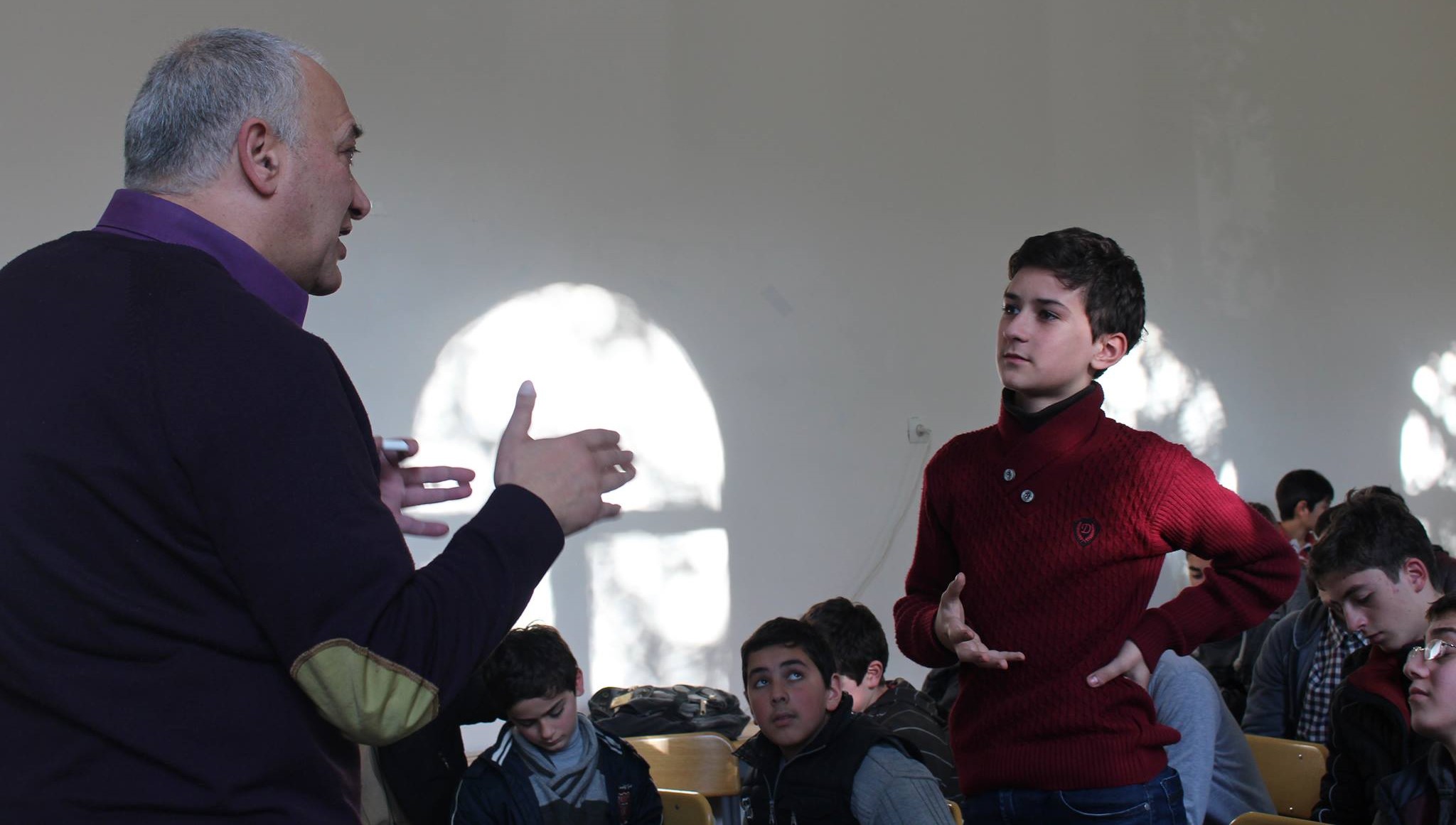 http://rustaveli.org.ge/images/14875805_1260863210645888_1390770310_o.jpg