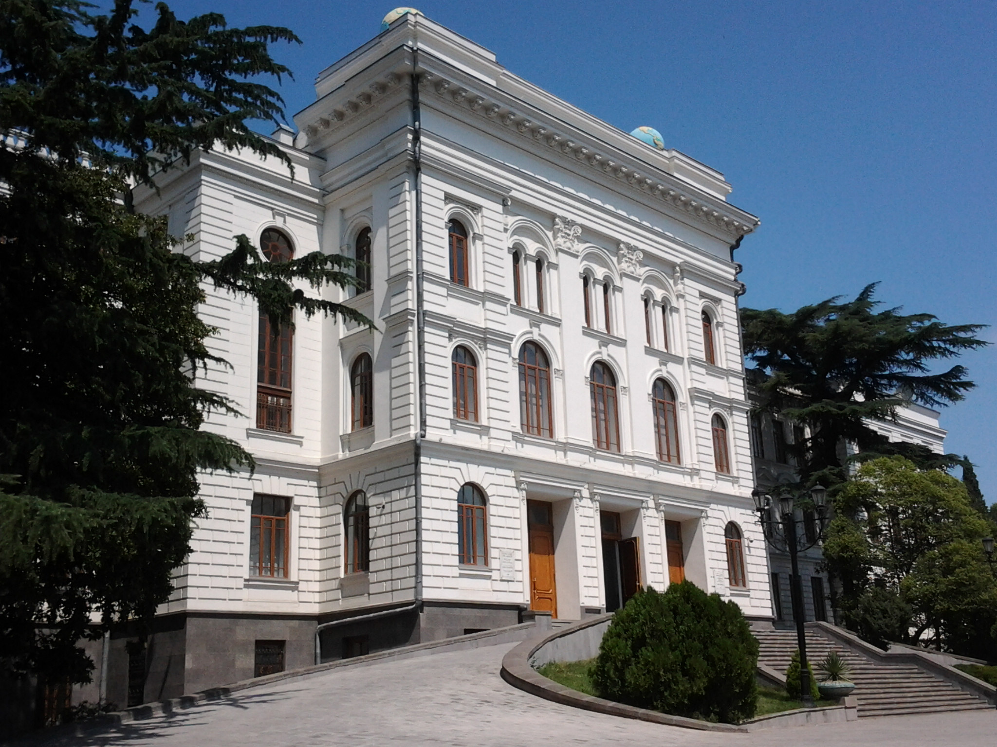 http://rustaveli.org.ge/images/2017%20AUGUST/IMG/tsu.jpg