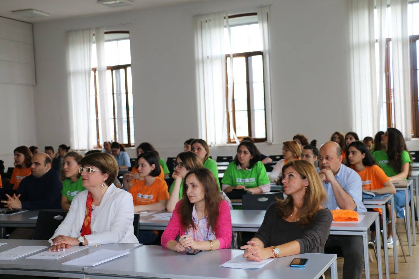 http://rustaveli.org.ge/images/Files/13613313_10153620427952233_1752384534365276984_o.jpg