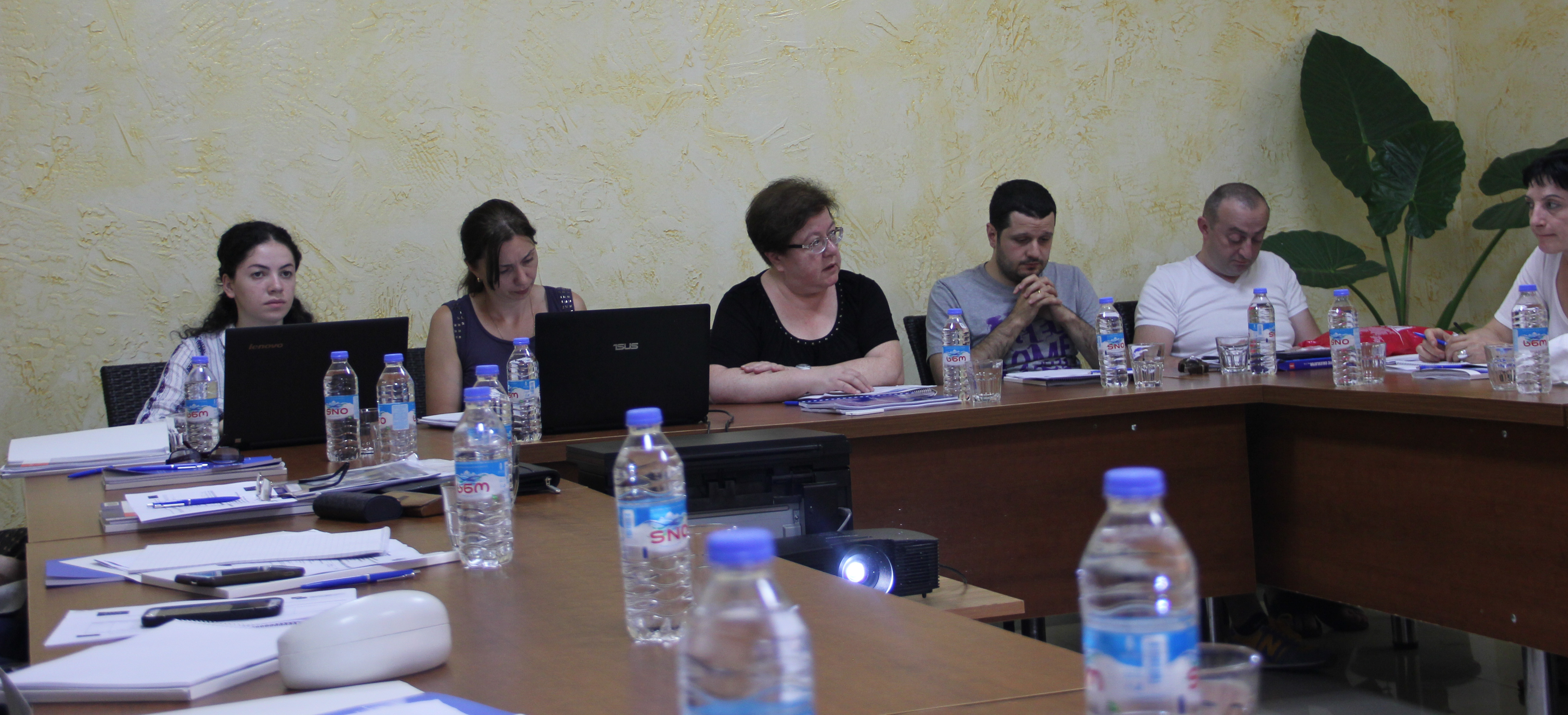 http://rustaveli.org.ge/images/Files/konkursebi/IMG_1141.JPG