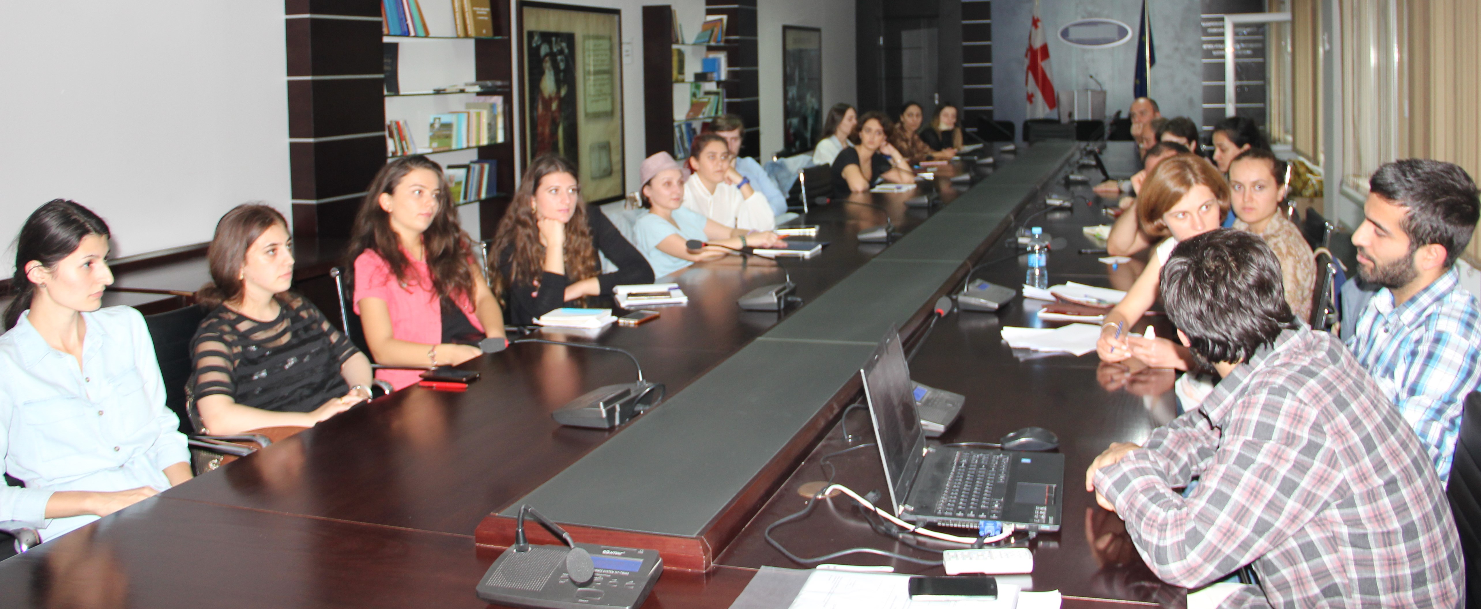 http://rustaveli.org.ge/images/IMG_1655_1.JPG