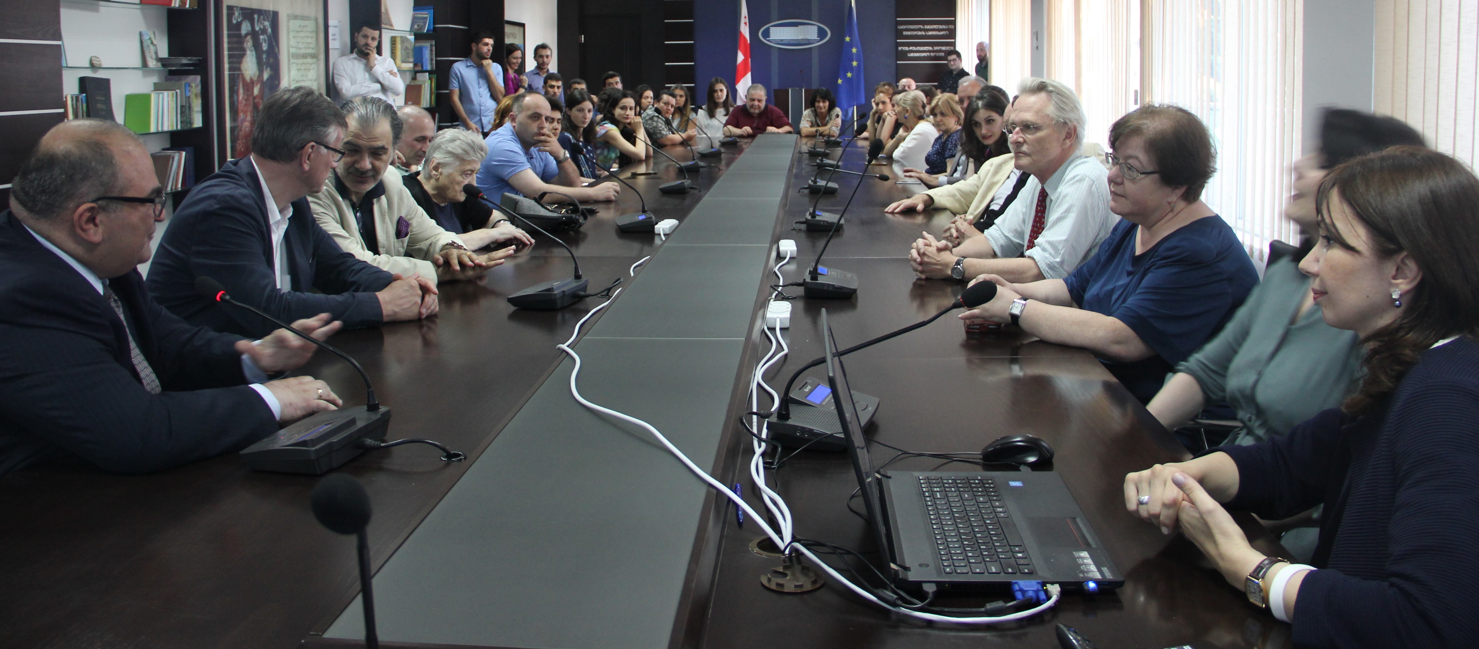 http://rustaveli.org.ge/images/NEWS/IMG_4277.JPG