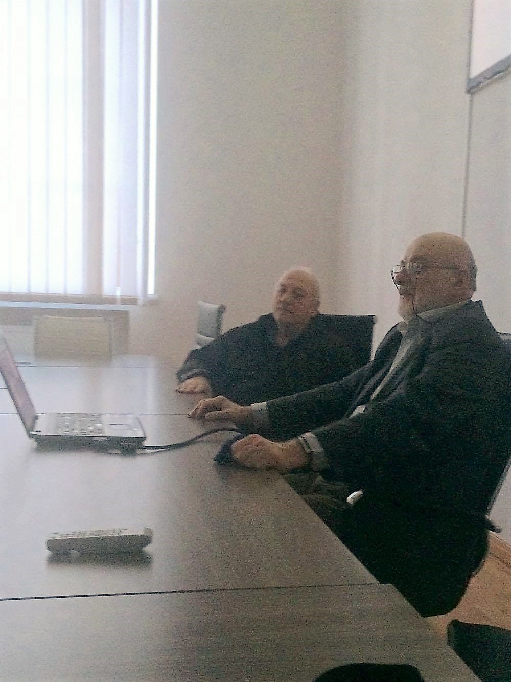 http://rustaveli.org.ge/images/samogzauro%20prezentaciebi/15502760_577989392394875_1377039555_o.jpg
