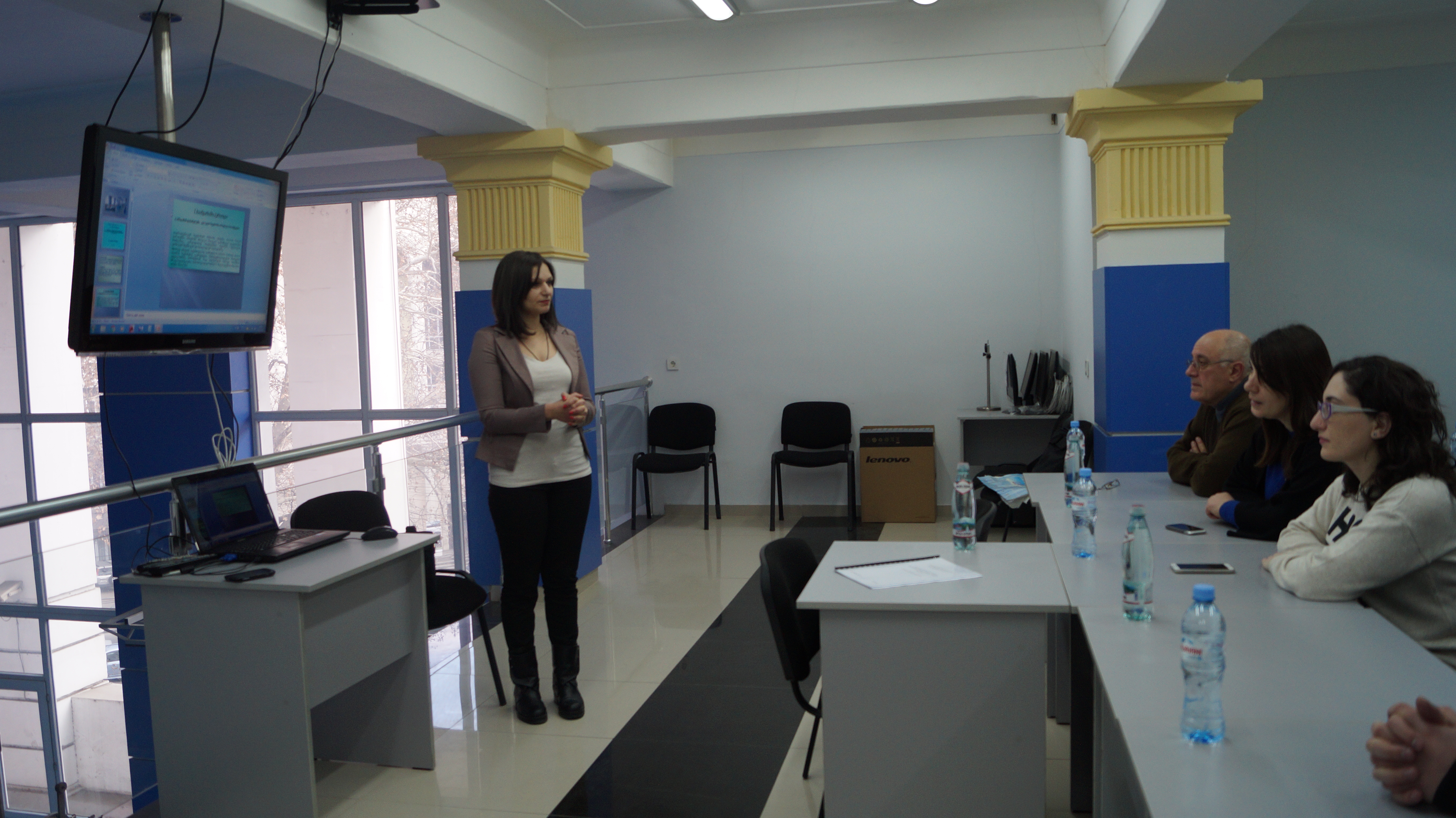 http://rustaveli.org.ge/images/samogzauro%20prezentaciebi/DSC01054.JPG