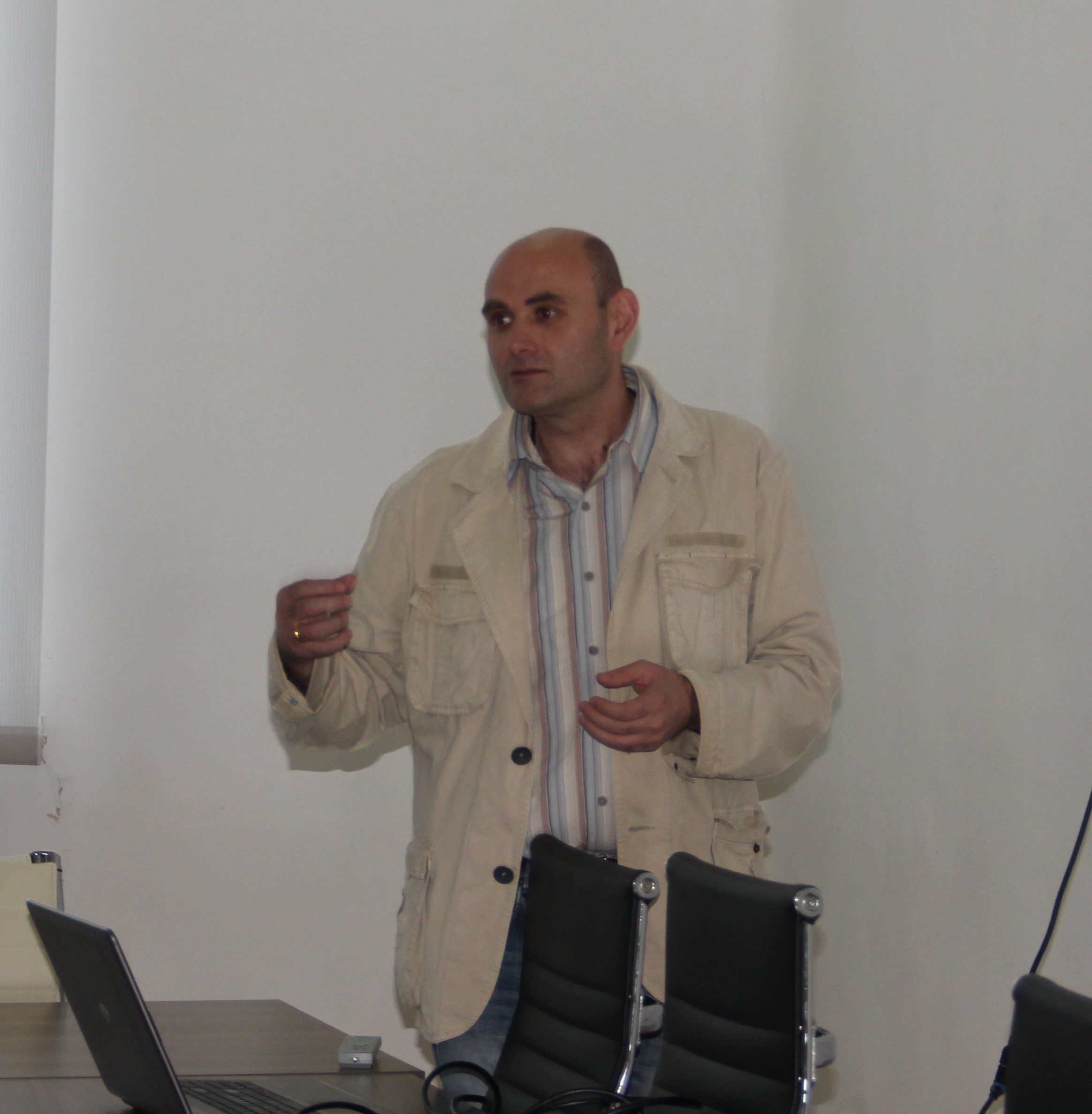 http://rustaveli.org.ge/images/samogzauro%20prezentaciebi/IMG_1681.JPG