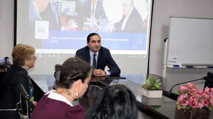 ეროვნულმა სამეცნიერო ფონდმა   თბილისის სახელმწიფო უნივერსიტეტის   სტუდენტებს უმასპინძლა