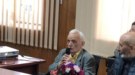 წიგნის  „მხატვრული ტექსტი ლიტერატურულ მიმდინარეობათა კონტექსტში“  პრეზენტაცია