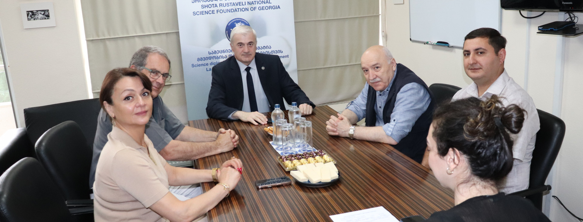 რუსთაველის სამეცნიერო ფონდის გენერალური დირექტორი CERN-ის მეცნიერებს შეხვდა