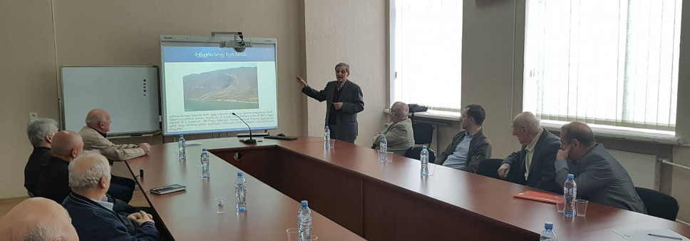 Determination of regularities and mechanisms of formation of large landslides and falls in seismically active zones and nearby glaciers
