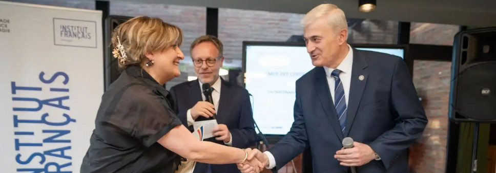 ფონდისა და საქართველოს ფრანგული ინსტიტუტის ერთობლივი კვლევითი სტაჟირების პროგრამის გამარჯვებულებს სერტიფიკატები გადაეცათ