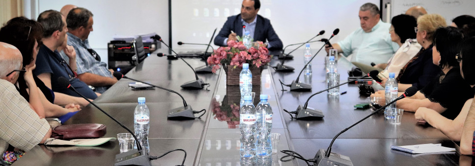 ფონდის   გენერალური დირექტორის შეხვედრა სამეცნიერო-კვლევითი ინსტიტუტების წარმომადგენლებთან  
