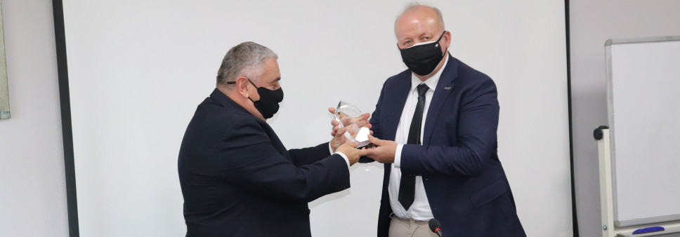 რუსთაველის ფონდში   ზვიად გამსახურდიას სახელობის პრემიის პირველი ლაურეატის, პროფესორ დავით ყოლბაიას დაჯილდოების ცერემონია გაიმართა  
