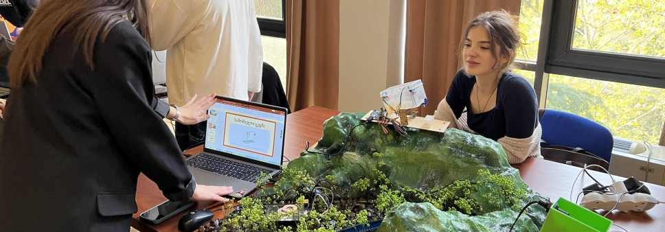   ინოვაციებისა და ტექნოლოგიების  გამოფენა ,,რაზე ოცნებობენ ანდროიდები“  